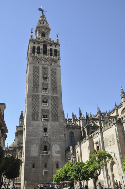 Giralda tower, 1100's