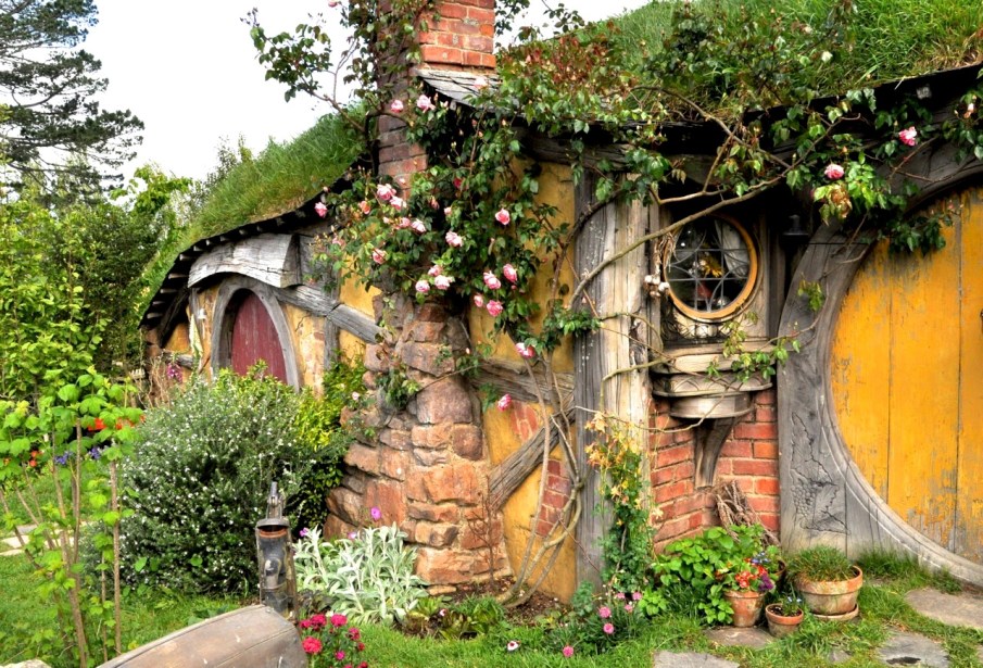 House Detail - Carving